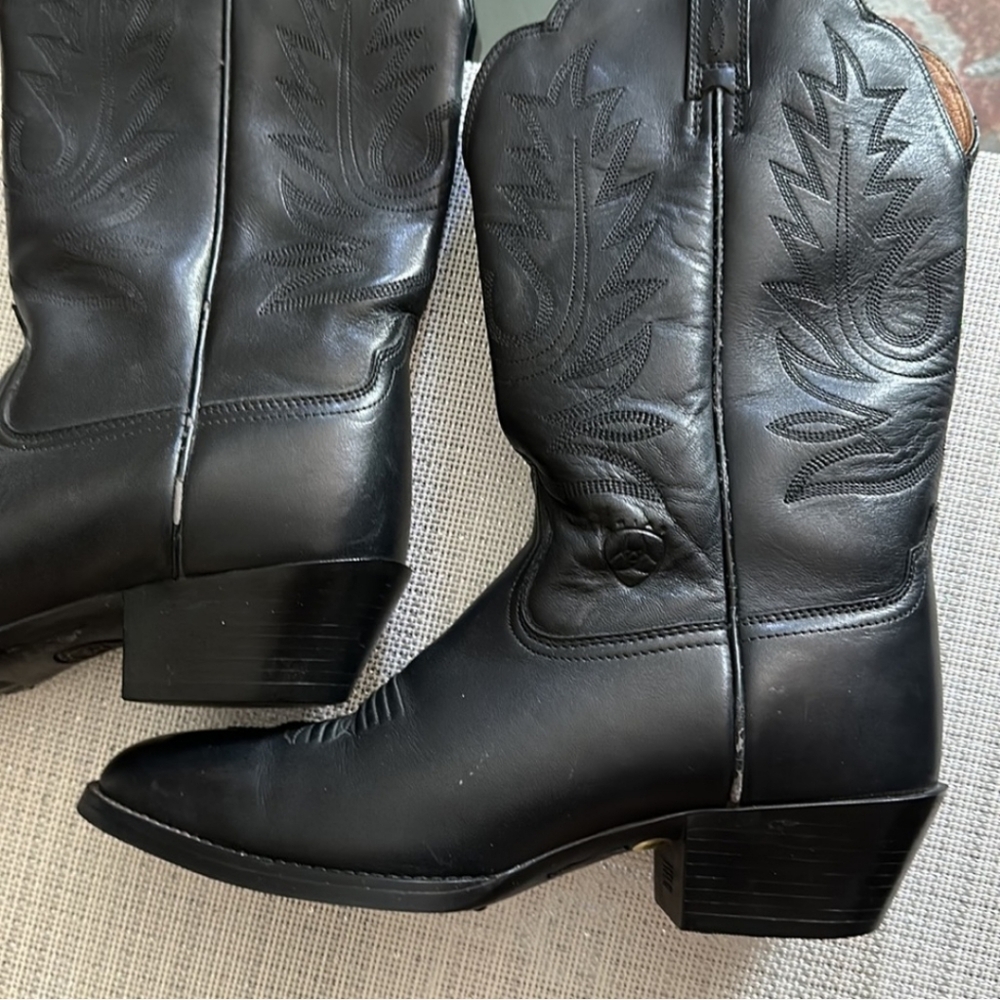 Ariat